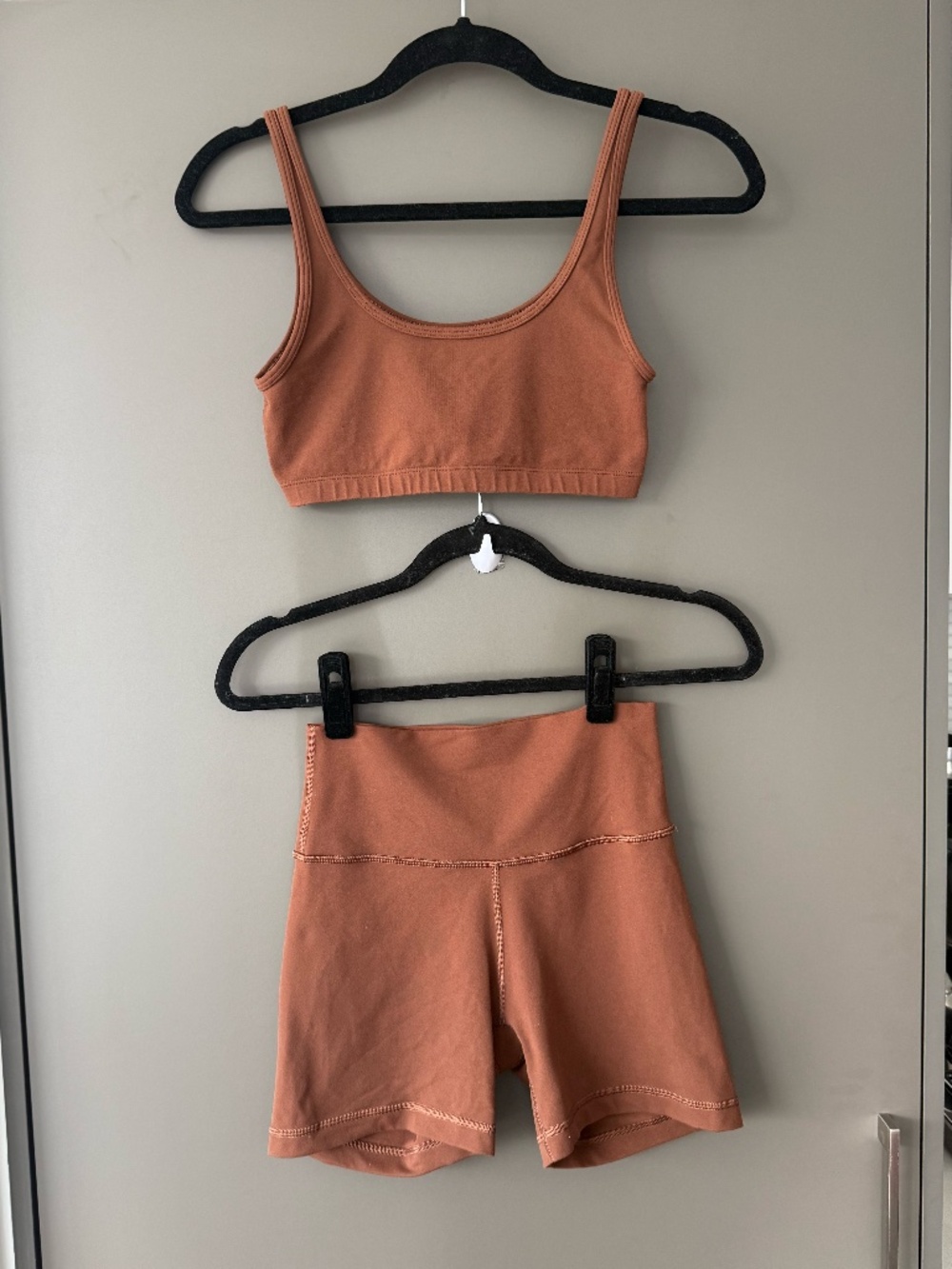 Aritzia TNA Butter Workout Set | Sports Bra & 5” Biker Shorts | Size Small
